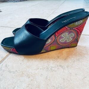 Sam & Libby Platform Wedge Size 7.5 Blue Purple Red Green Pattern